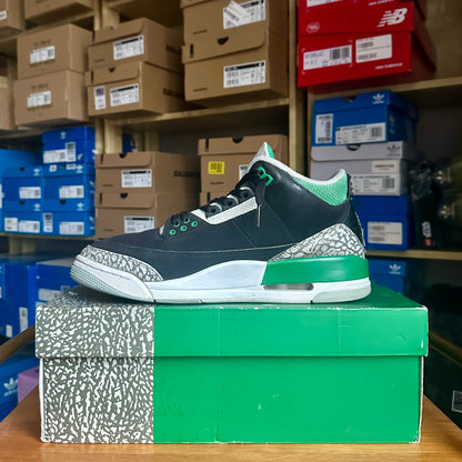 Preloved Air Jordan 3 - Pine Green (UK 8.5)