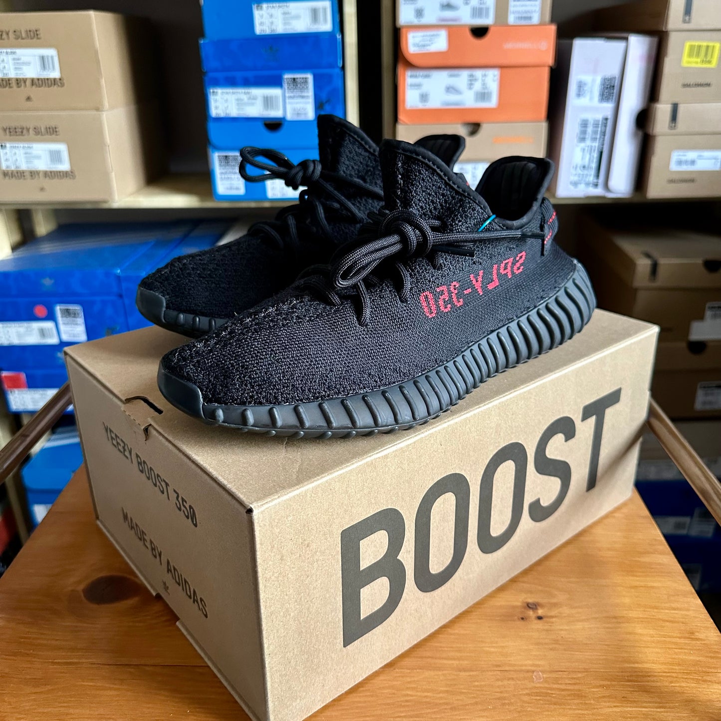 Preloved Yeezy Boost 350V2 - Bred (UK 7.5)