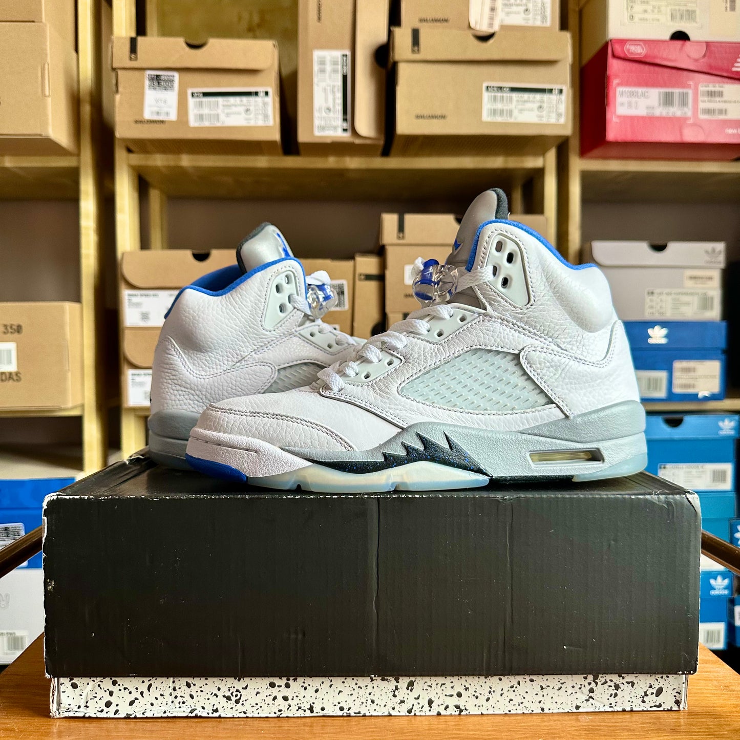 Preloved Air Jordan 5 Retro - White Stealth 2021 (UK 6/EU 40)