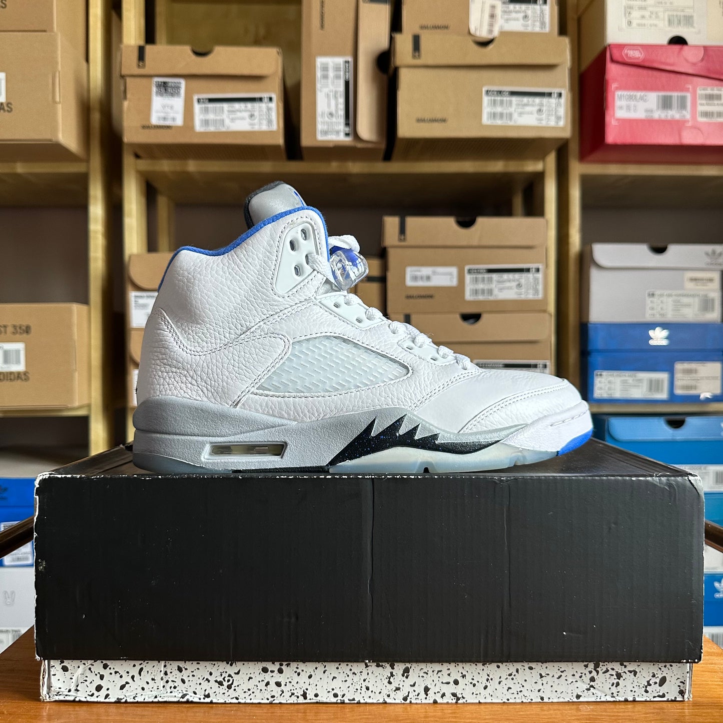 Preloved Air Jordan 5 Retro - White Stealth 2021 (UK 6/EU 40)